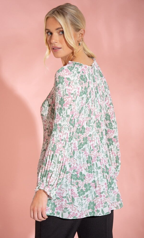 Garden Print Pleated Georgette Top