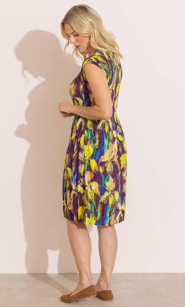 Floral Print Pleated Dress