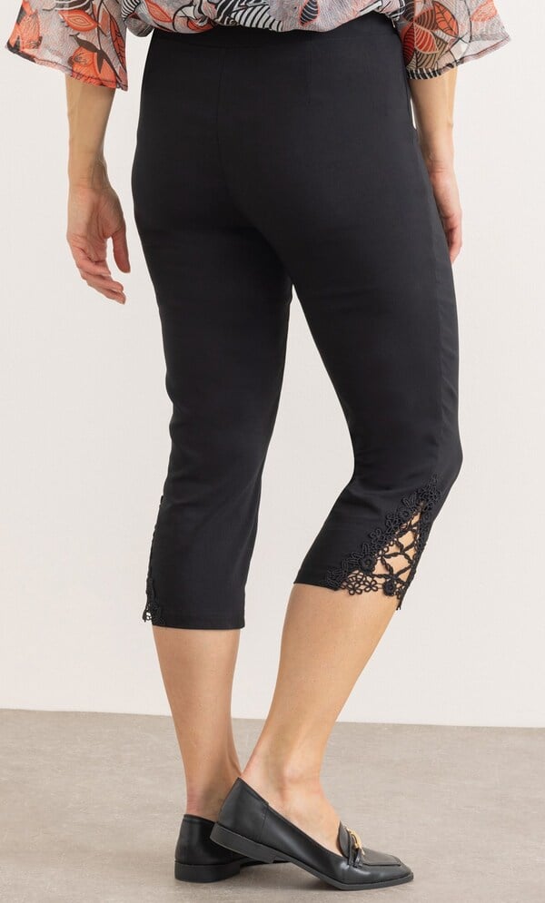 Lace Trim Pull On Pedal Pushers