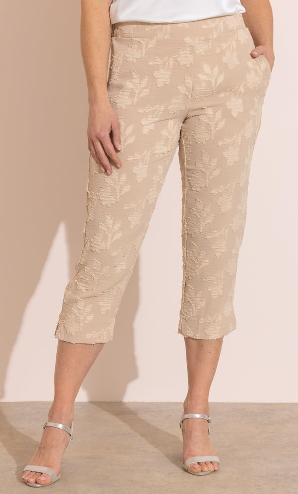 Anna Rose Jacquard Capri Trousers