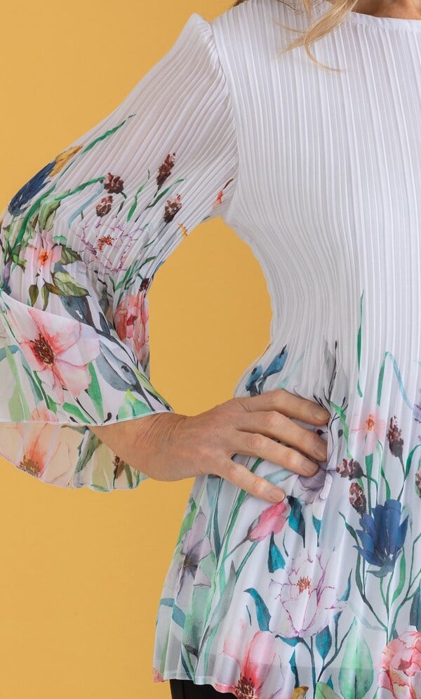 Anna Rose Garden Print Pleated Top