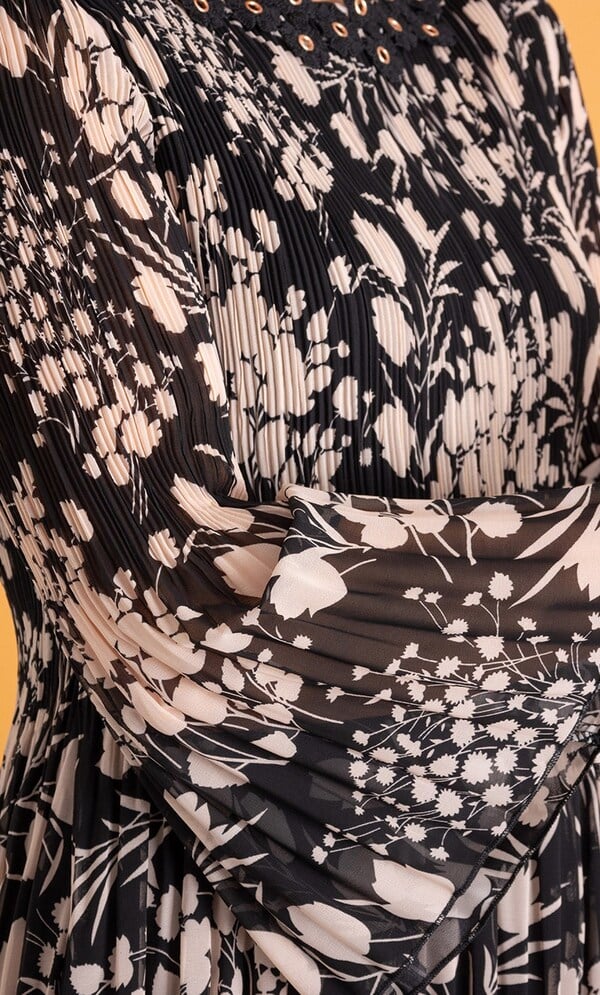 Anna Rose Floral Pleated Top