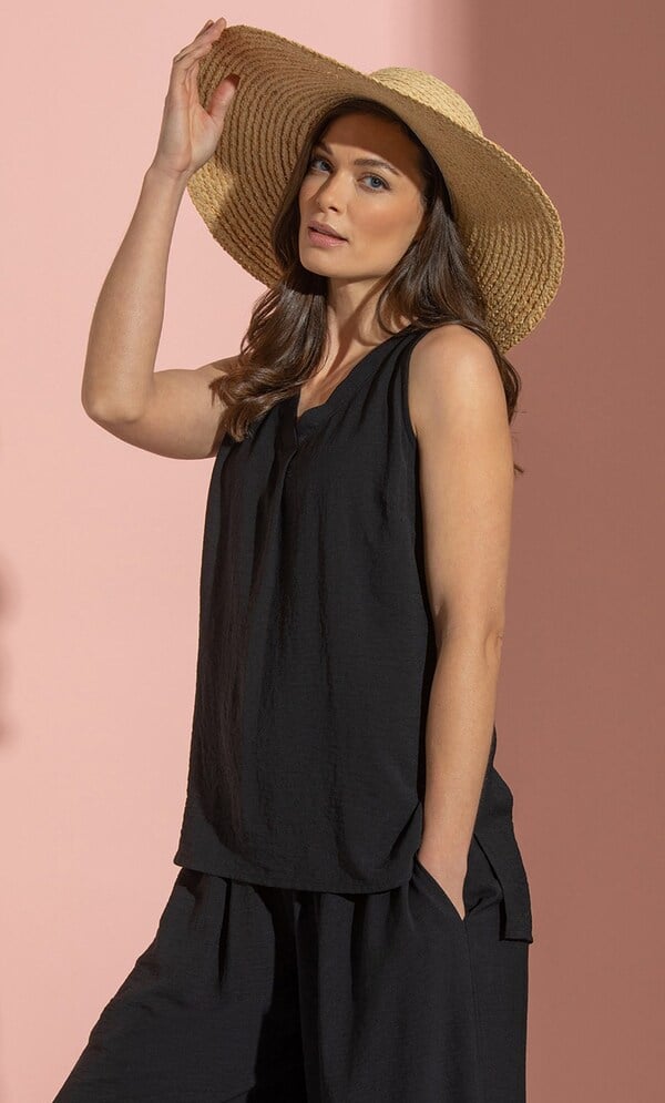 V Neck Sleeveless Crinkle Top