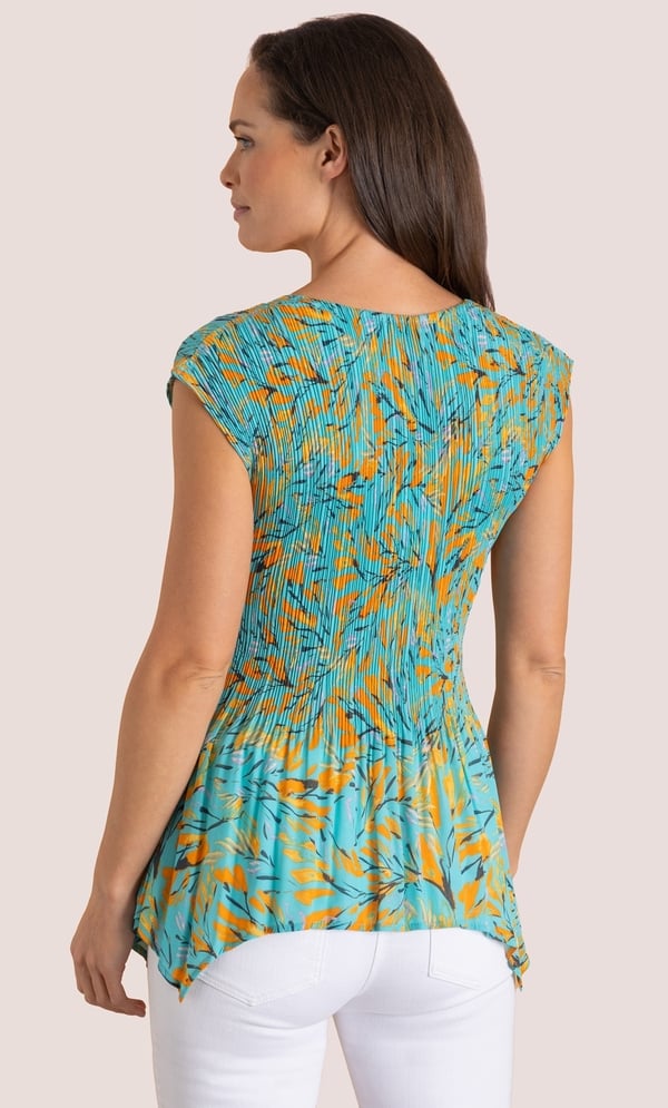 Dipped Hem Printed Pleat Top