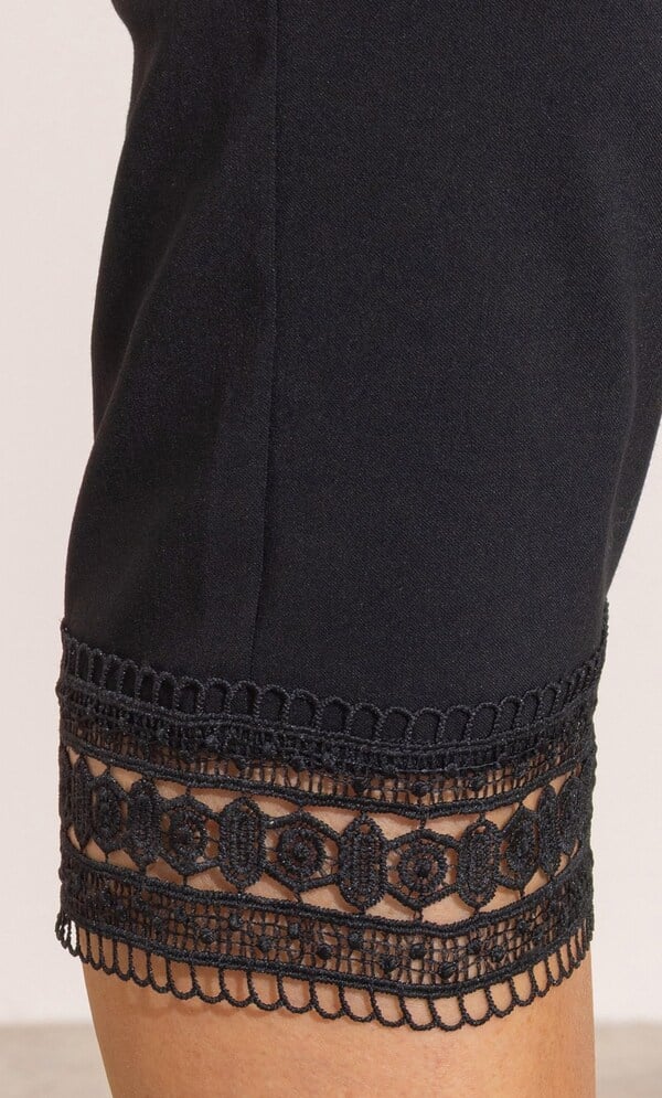 Lace Trim Pull On Capri Trousers