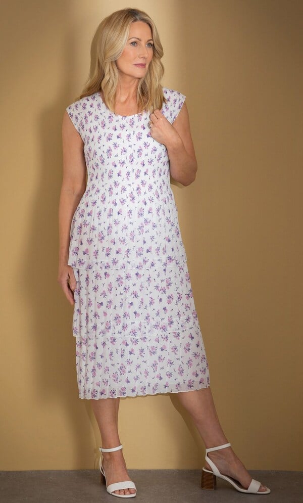 Anna Rose Pleated Tiered Floral Dress