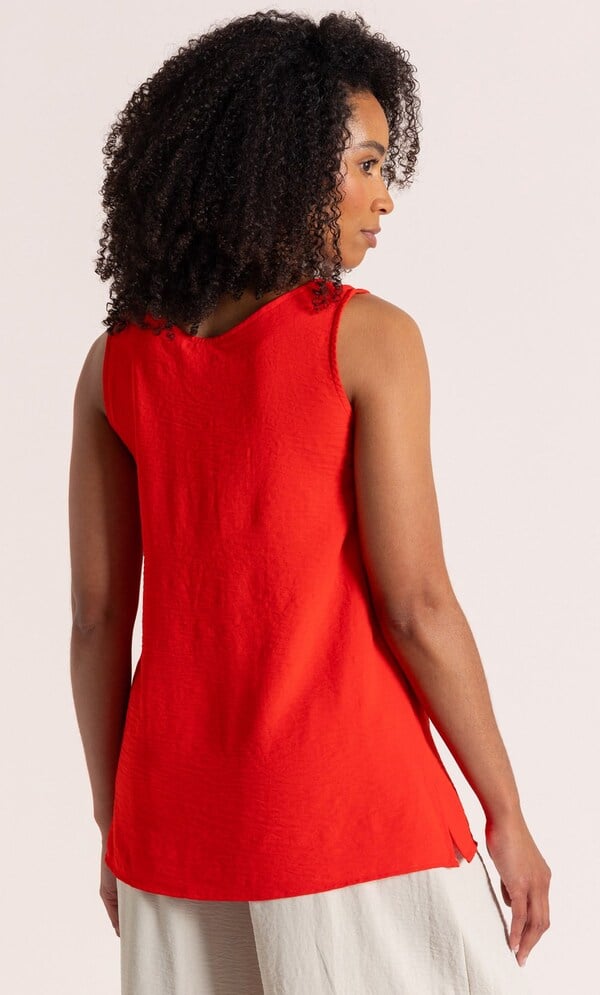 Textured V Neck Sleeveless Top