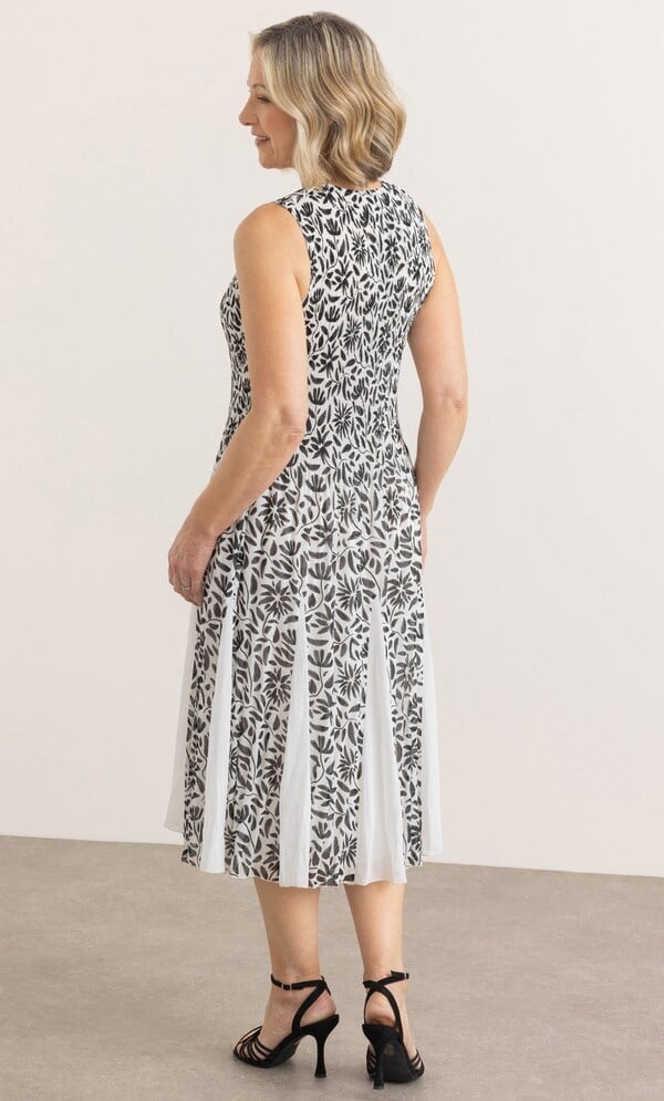 Anna Rose Botanical Print Pleated Dress