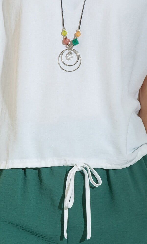 Dip Hem Top With Necklace