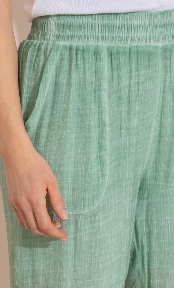 Relaxed Fit Cropped Trousers