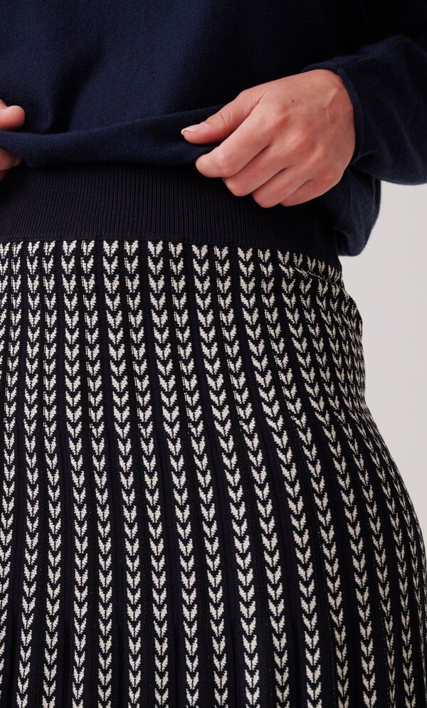 Knitted Chevron Pleated Midi Skirt