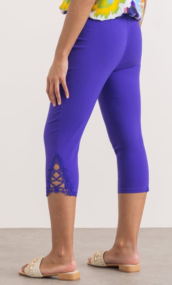 Lace Trim Pull On Pedal Pushers