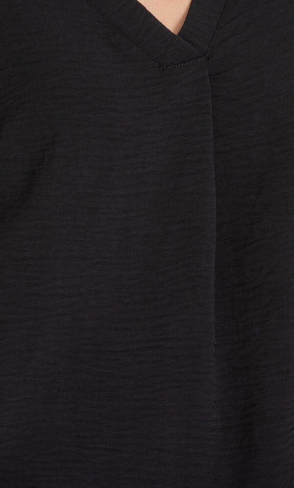 V Neck Sleeveless Crinkle Top