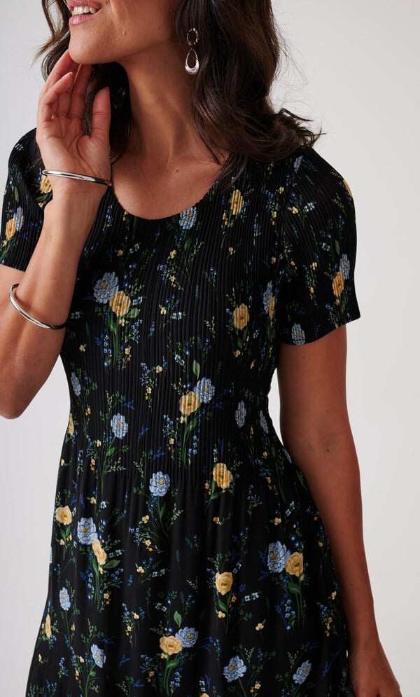 Anna Rose Garden Print Pleated Midi Dress
