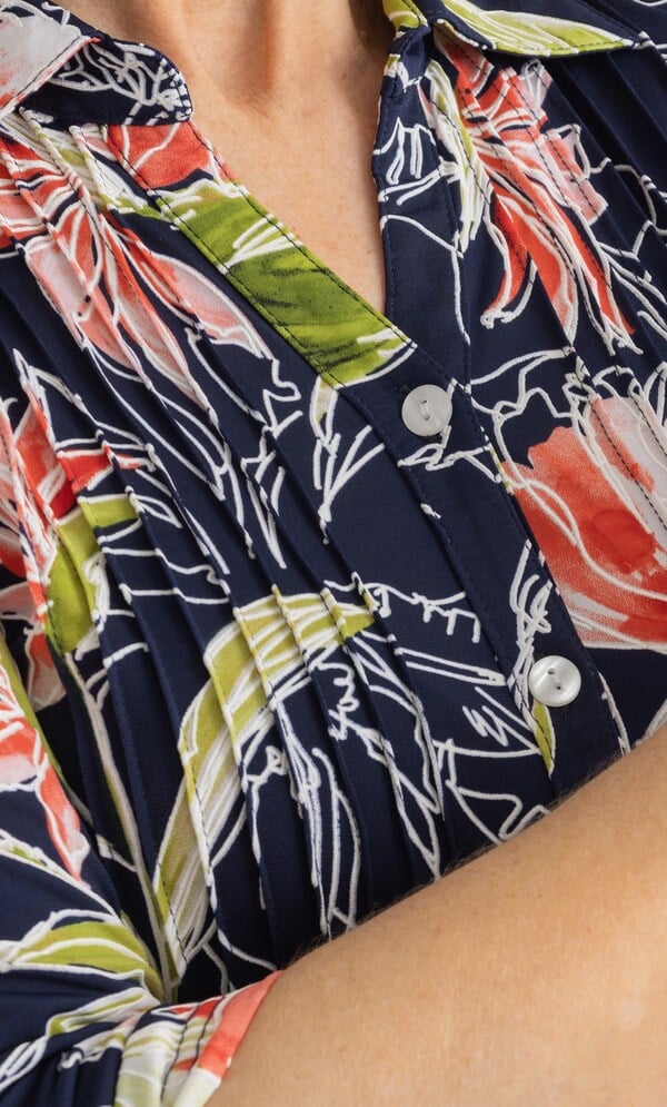Anna Rose Textured Bouquet Blouse