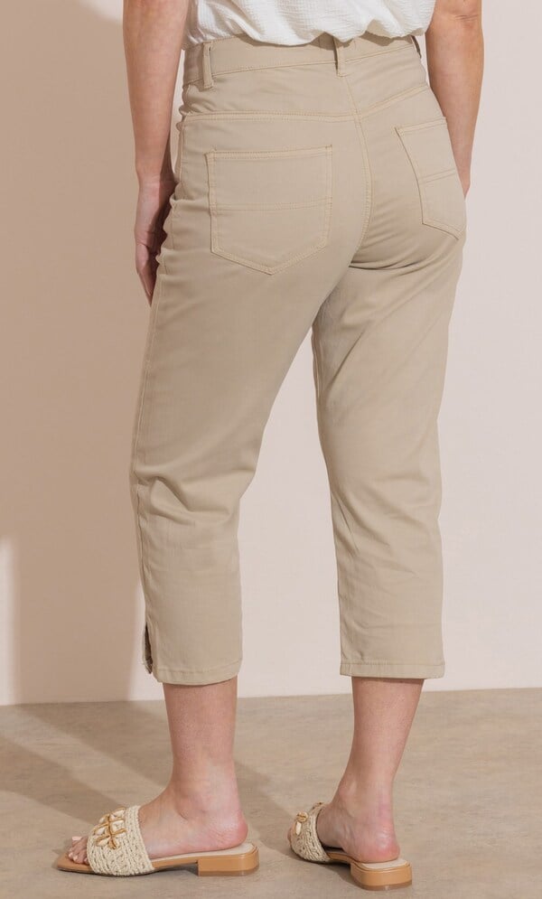 Cropped Slim Leg Jeans