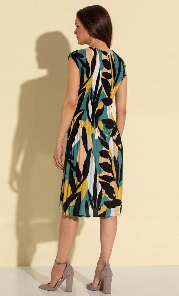 Pleated Leaf Print Sleeveless Dress