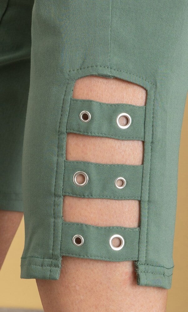Anna Rose Eyelet Trim Cropped Trousers