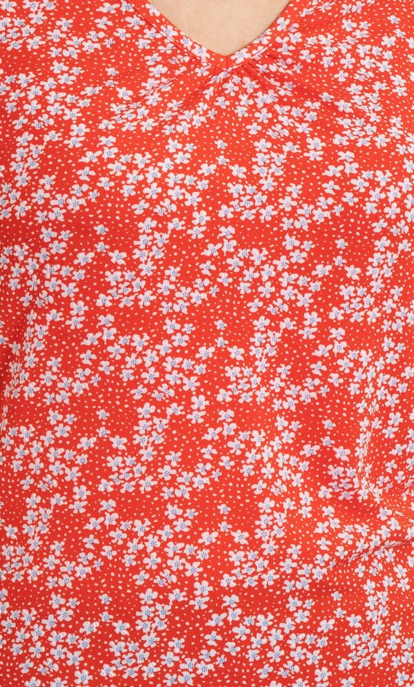 Anna Rose Dainty Floral Print Jersey Top