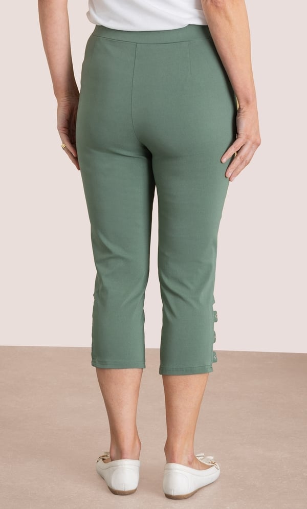 Anna Rose Eyelet Trim Cropped Trousers