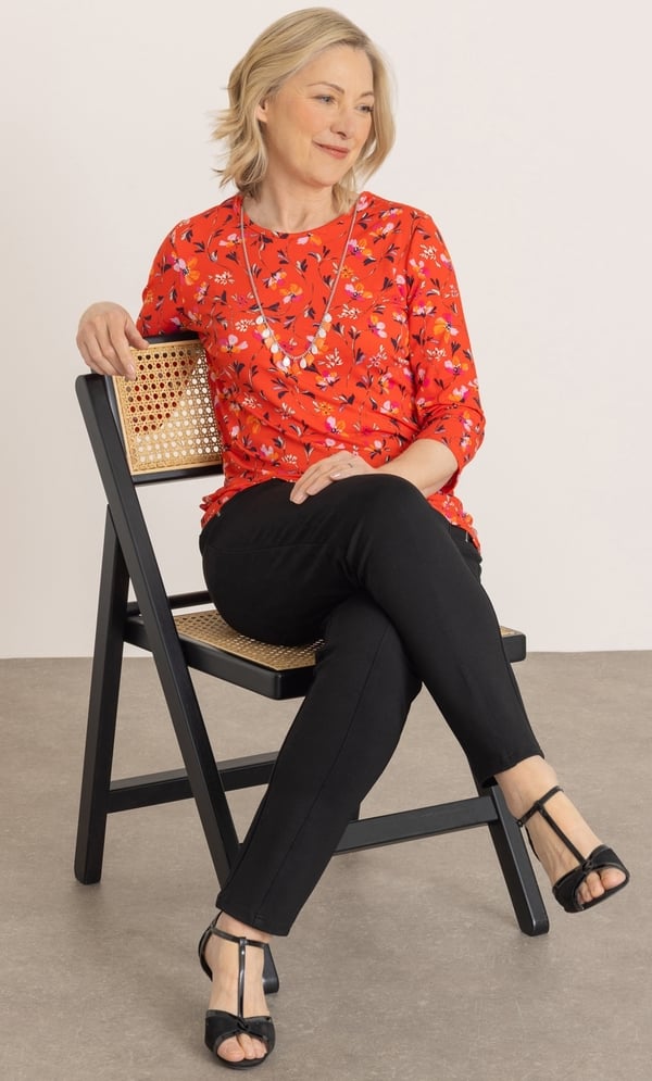 Anna Rose Garden print Top With Necklace