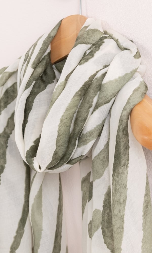Lightweight Printed Scarf