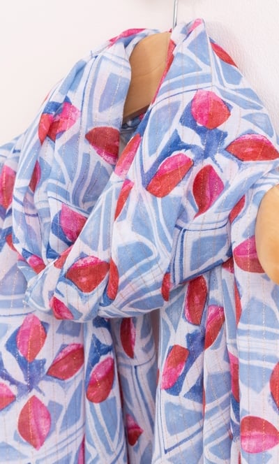 Lightweight Geometric Print Scarf