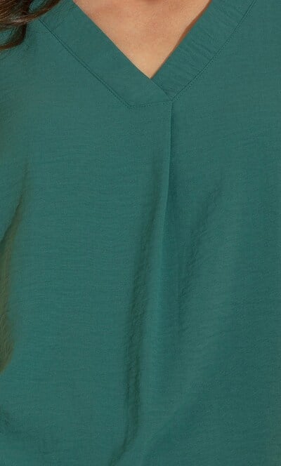 V Neck Sleeveless Crinkle Top