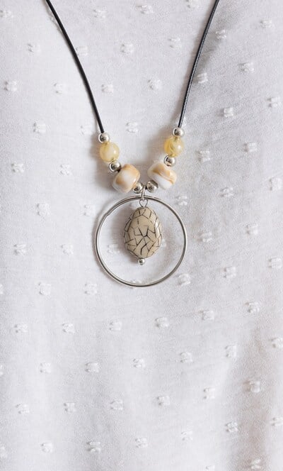 Dot Textured Top With Necklace