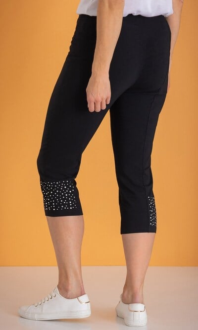 Embellished Pull On Capri Pants