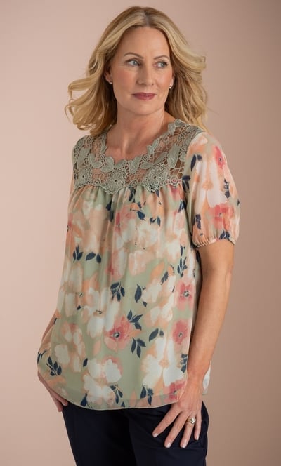 Anna Rose Lace Trim Print Top