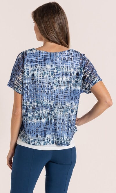 Layered Printed Top With Necklace
