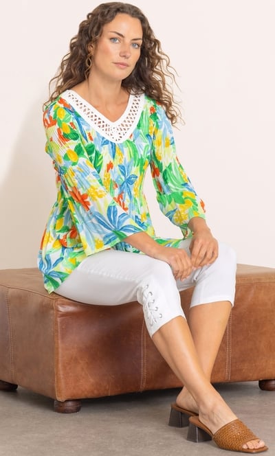 Anna Rose Bouquet Print Pleated Top