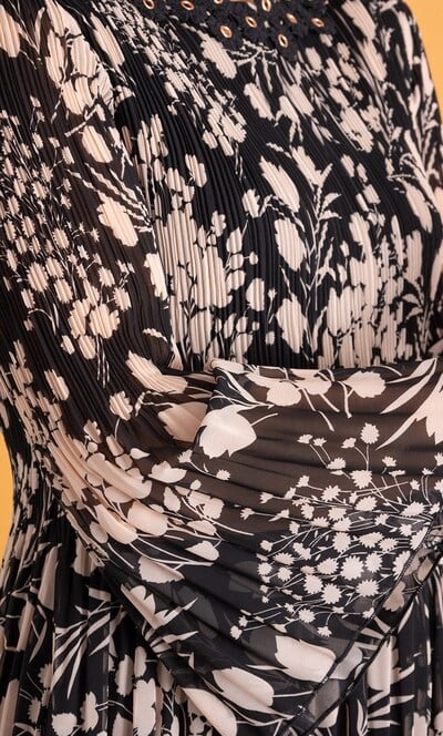 Anna Rose Floral Pleated Top
