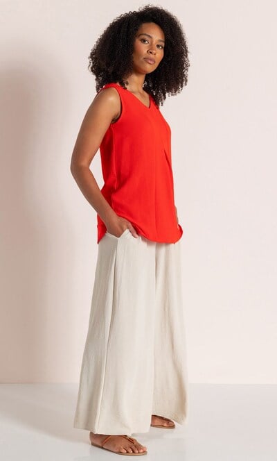 Textured V Neck Sleeveless Top