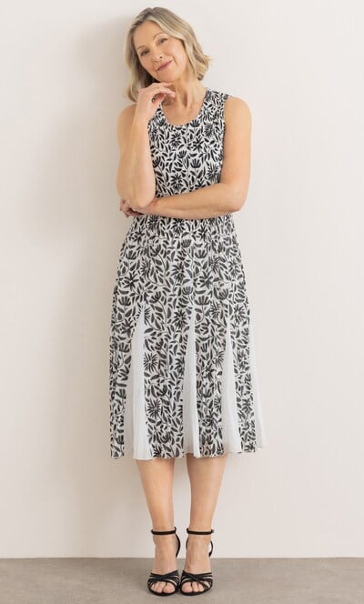 Anna Rose Botanical Print Pleated Dress