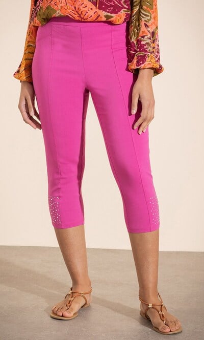 Embellished Pull On Capri Pants