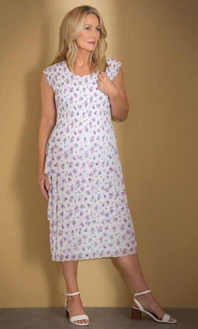 Anna Rose Pleated Tiered Floral Dress