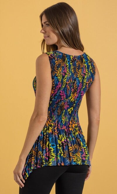 Garden Print Pleated Dip Hem Top