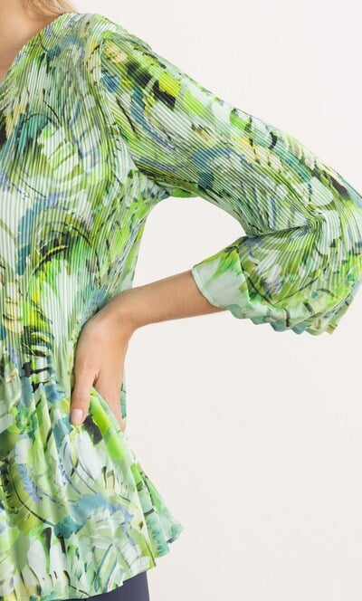 Three Quarter Sleeve Printed Pleat Top