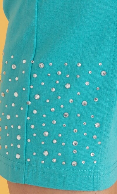 Embellished Pull On Capri Pants