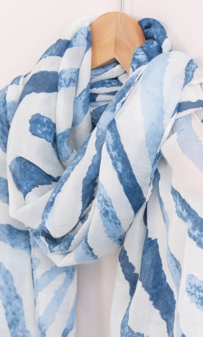 Lightweight Printed Scarf