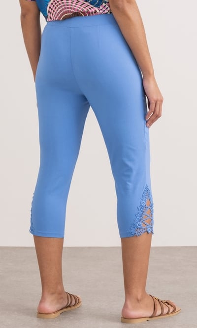 Lace Trim Pull On Pedal Pushers