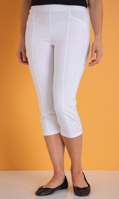 Embellished Pull On Capri Pants
