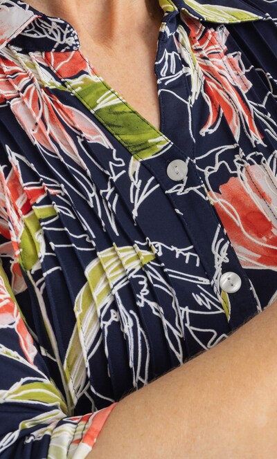 Anna Rose Textured Bouquet Blouse