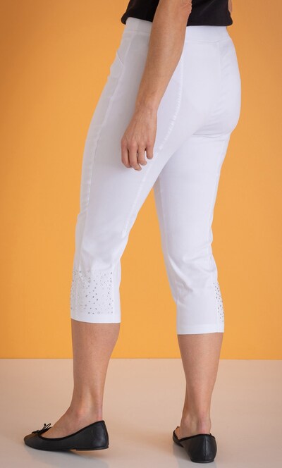 Embellished Pull On Capri Pants