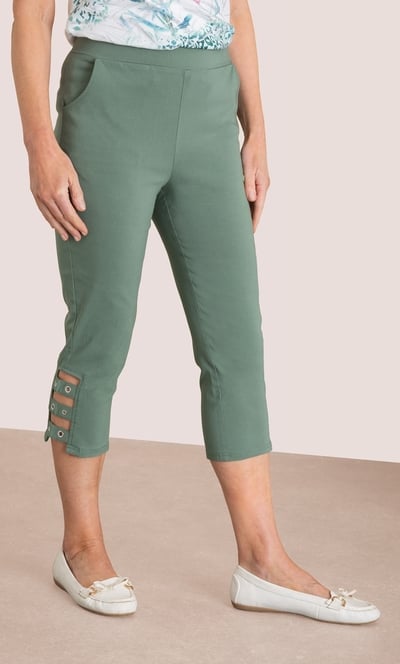 Anna Rose Eyelet Trim Cropped Trousers