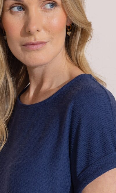Textured Short Sleeve Round Neck T-Shirt