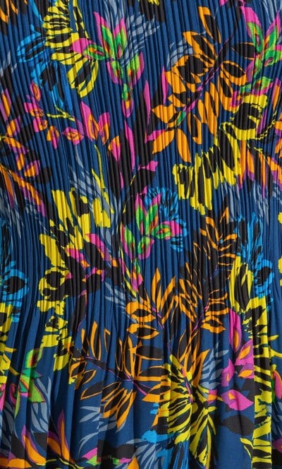 Garden Print Pleated Dip Hem Top
