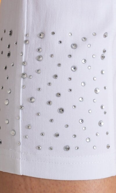 Embellished Pull On Capri Pants